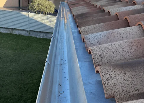 pose gouttiere zinc marseille